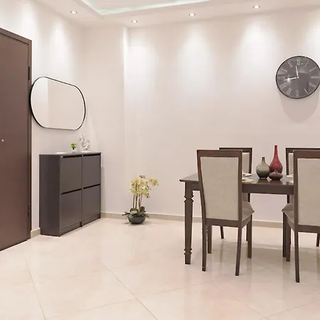 Beautiful 2 Bedroom Flat Διαμέρισμα