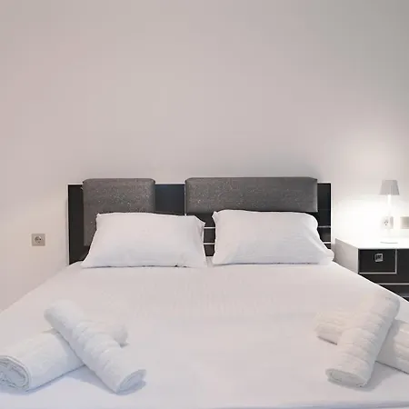 Beautiful 2 Bedroom Flat Διαμέρισμα