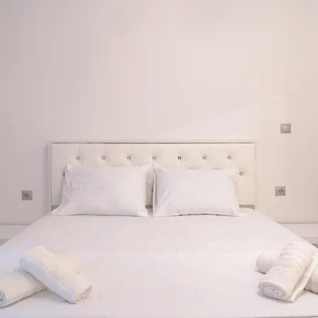 Beautiful 2 Bedroom Flat Διαμέρισμα *