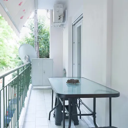 Beautiful 2 Bedroom Flat *